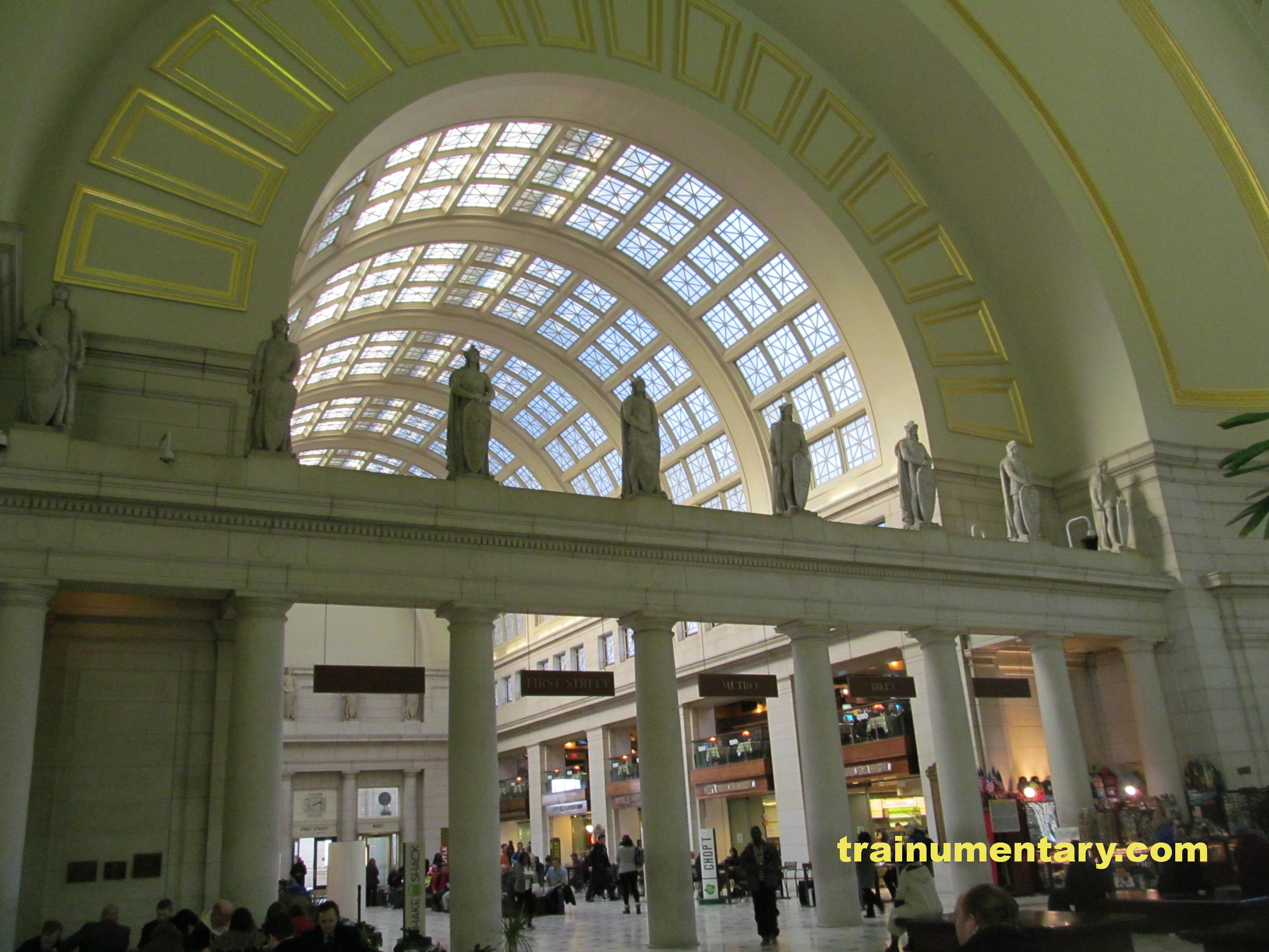washington trainumentary unionstation statues